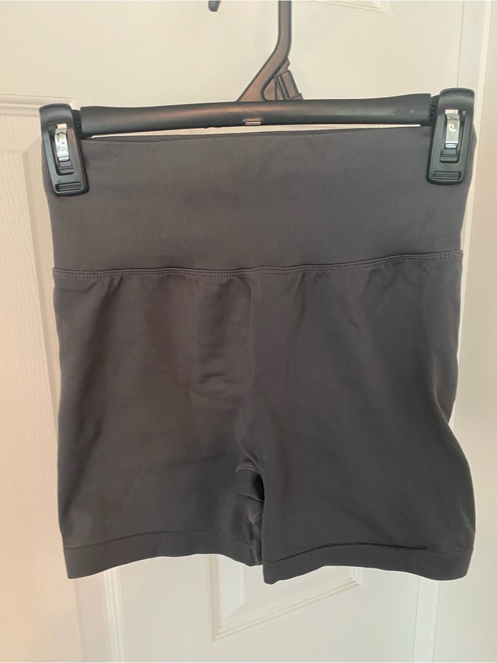High-Rise gray scrunch-butt Women’s Active Shorts